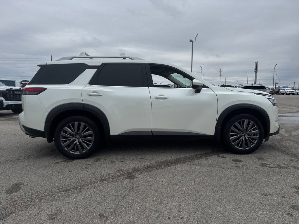2024 Nissan Pathfinder SL