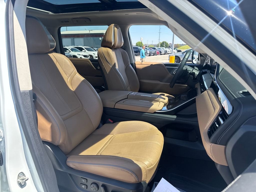 2025 INFINITI QX80 SENSORY