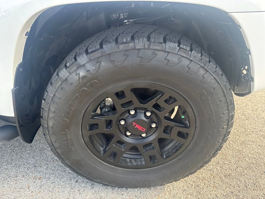 2024 TOYOTA TRU 4RUNNER Base