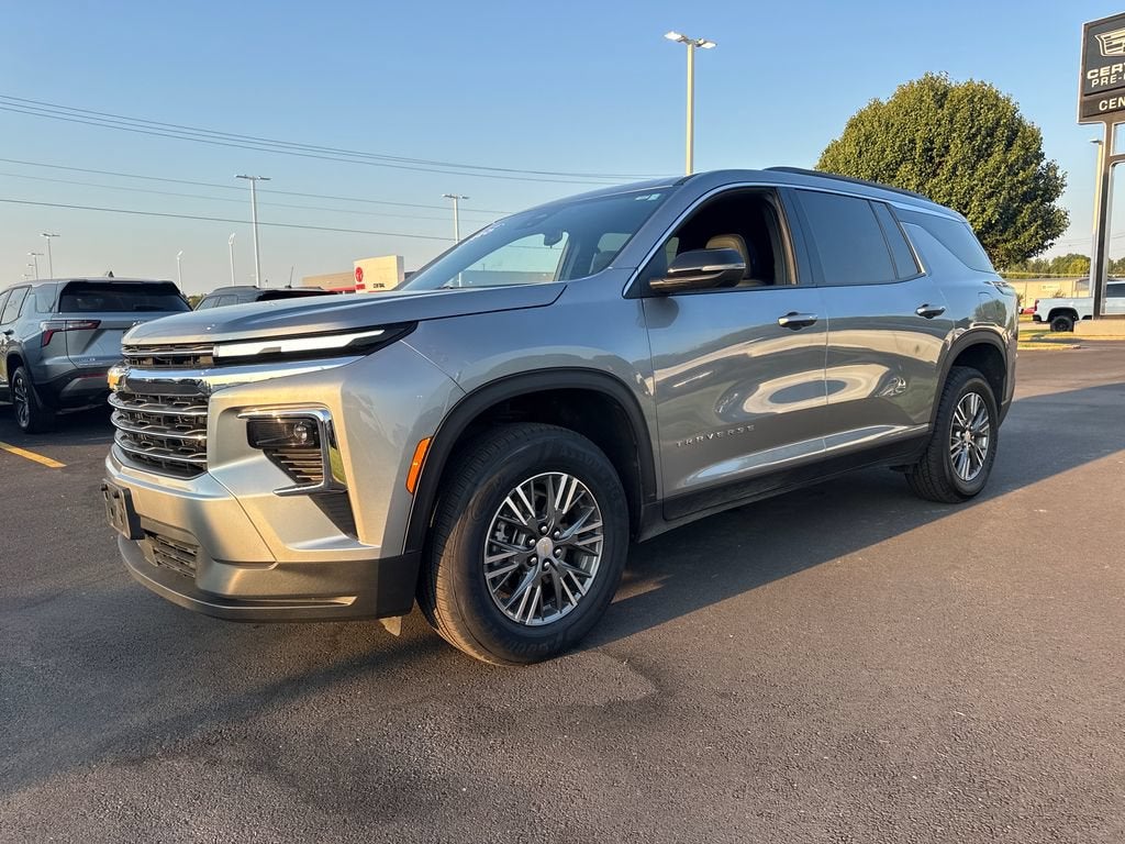 2025 Chevrolet Traverse LT