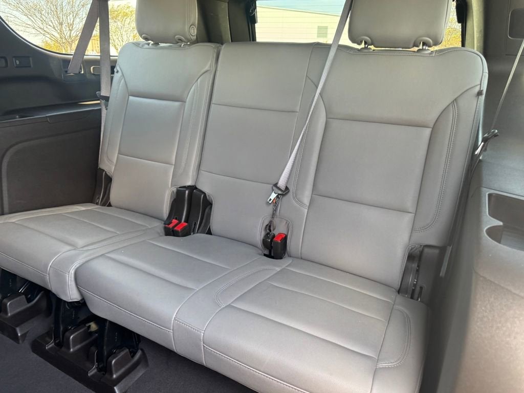 2025 Chevrolet Suburban LT