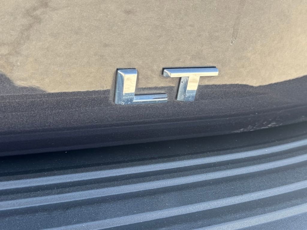 2025 Chevrolet Suburban LT