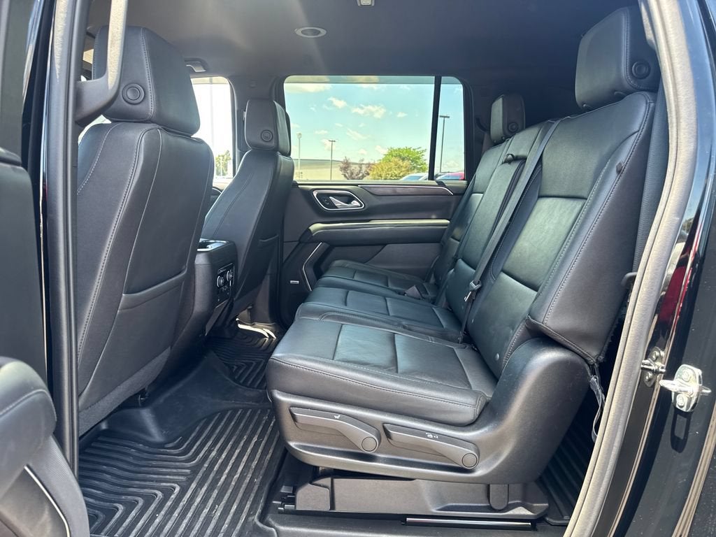 2023 Chevrolet Suburban LT