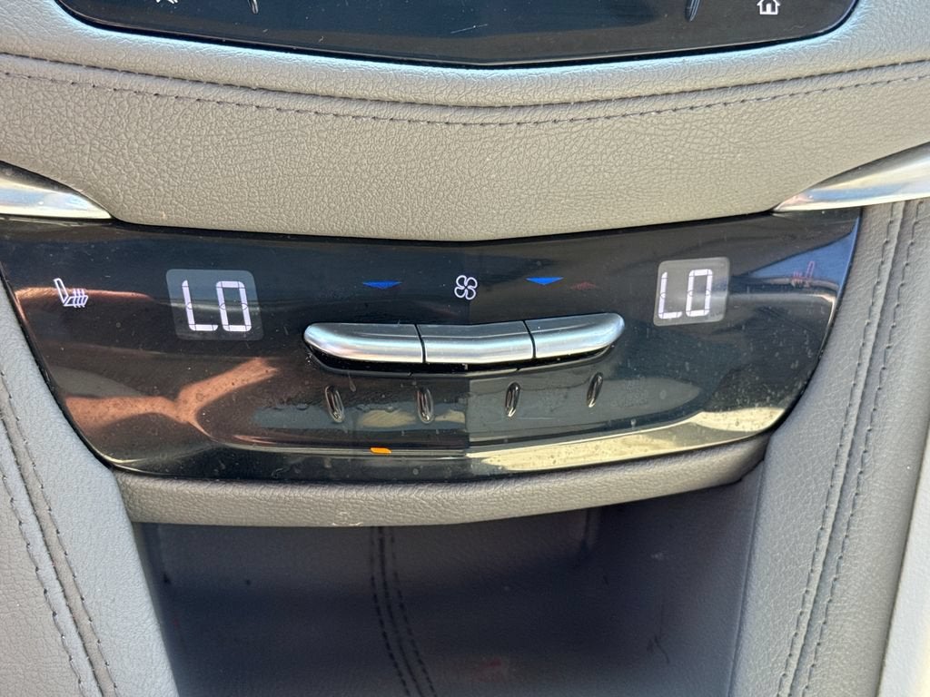 2022 Cadillac XT5 FWD Premium Luxury