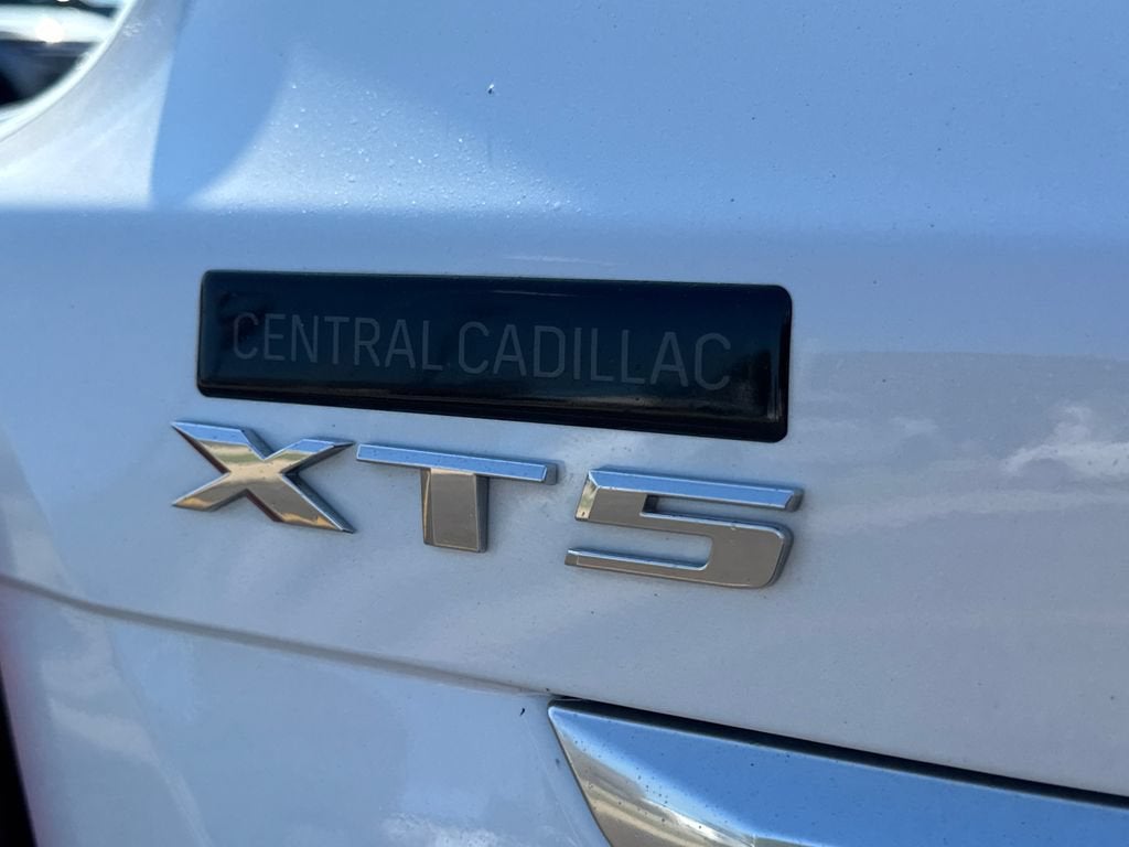 2022 Cadillac XT5 FWD Premium Luxury