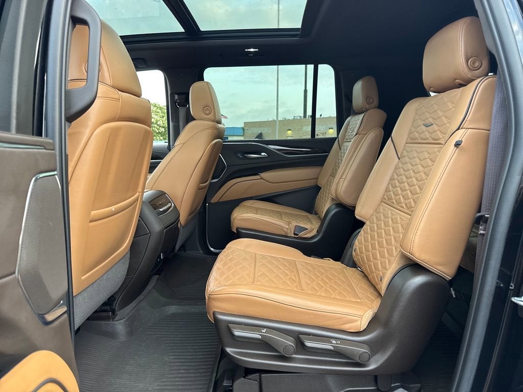 2022 Cadillac Escalade ESV Premium Luxury