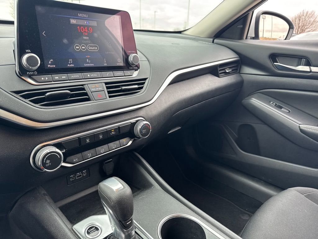 2022 Nissan Altima 2.5 SV