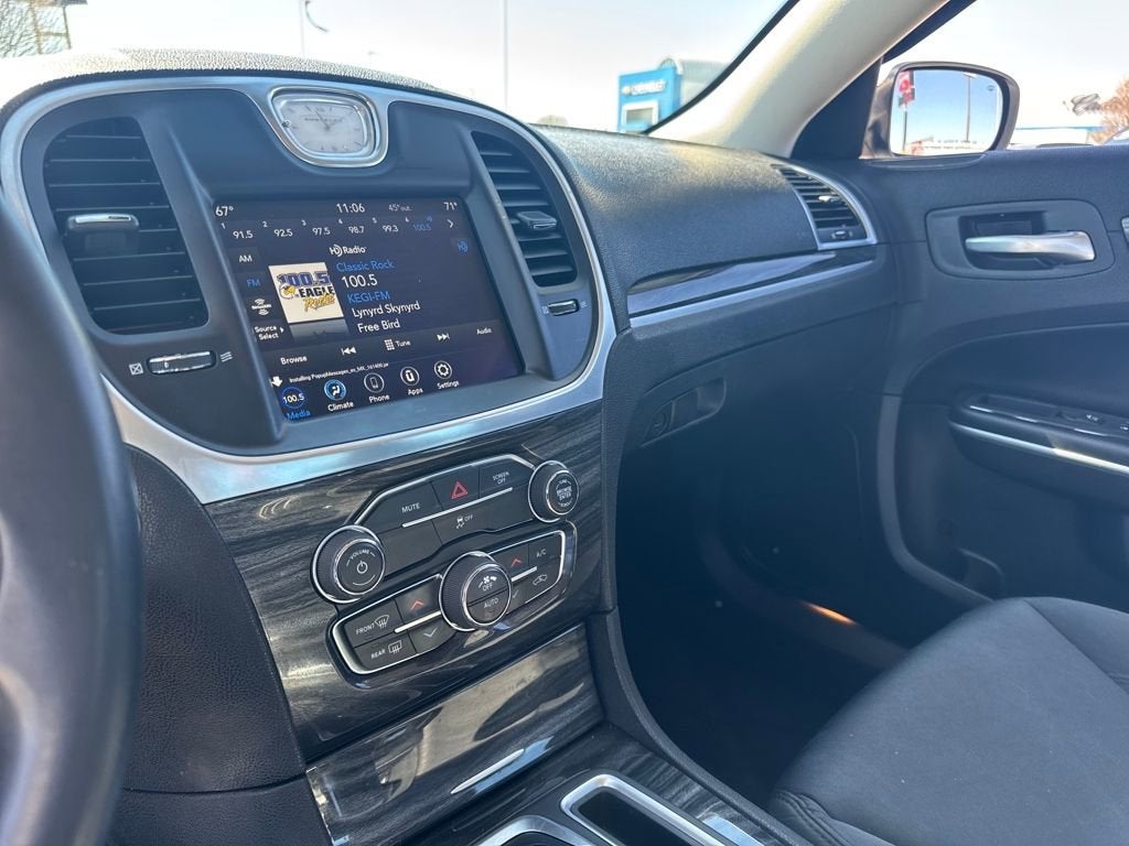 2021 Chrysler 300 Touring