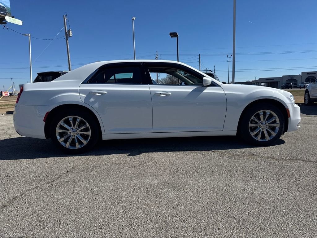 2021 Chrysler 300 Touring