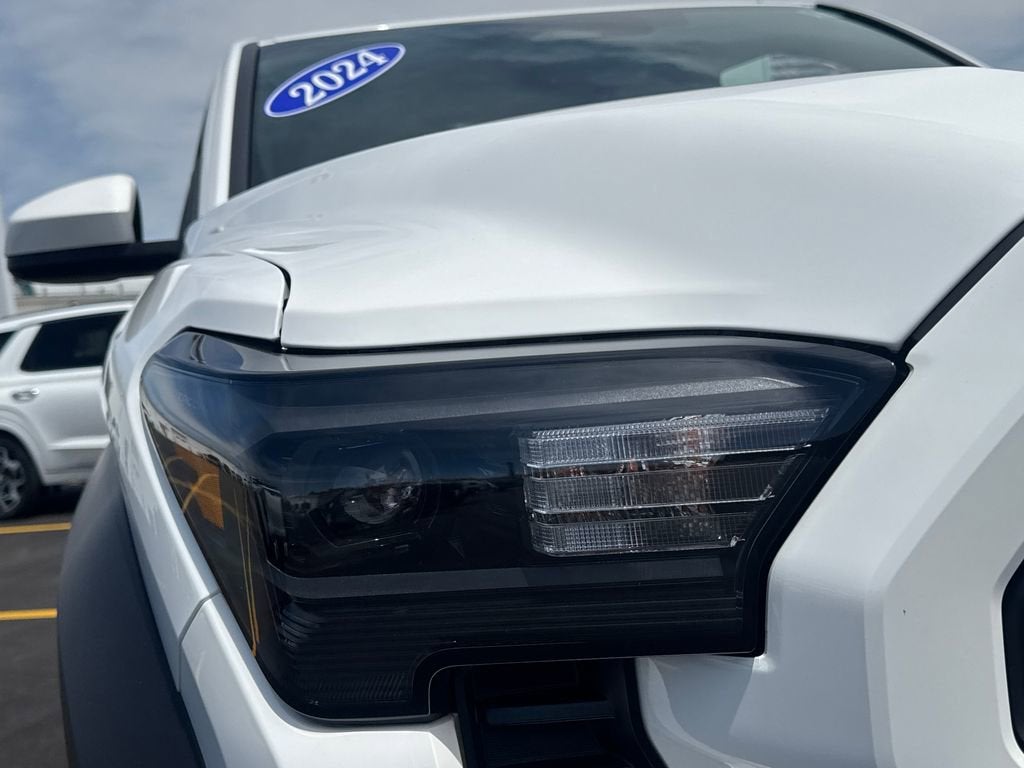 2024 Toyota Tacoma 4WD SR5
