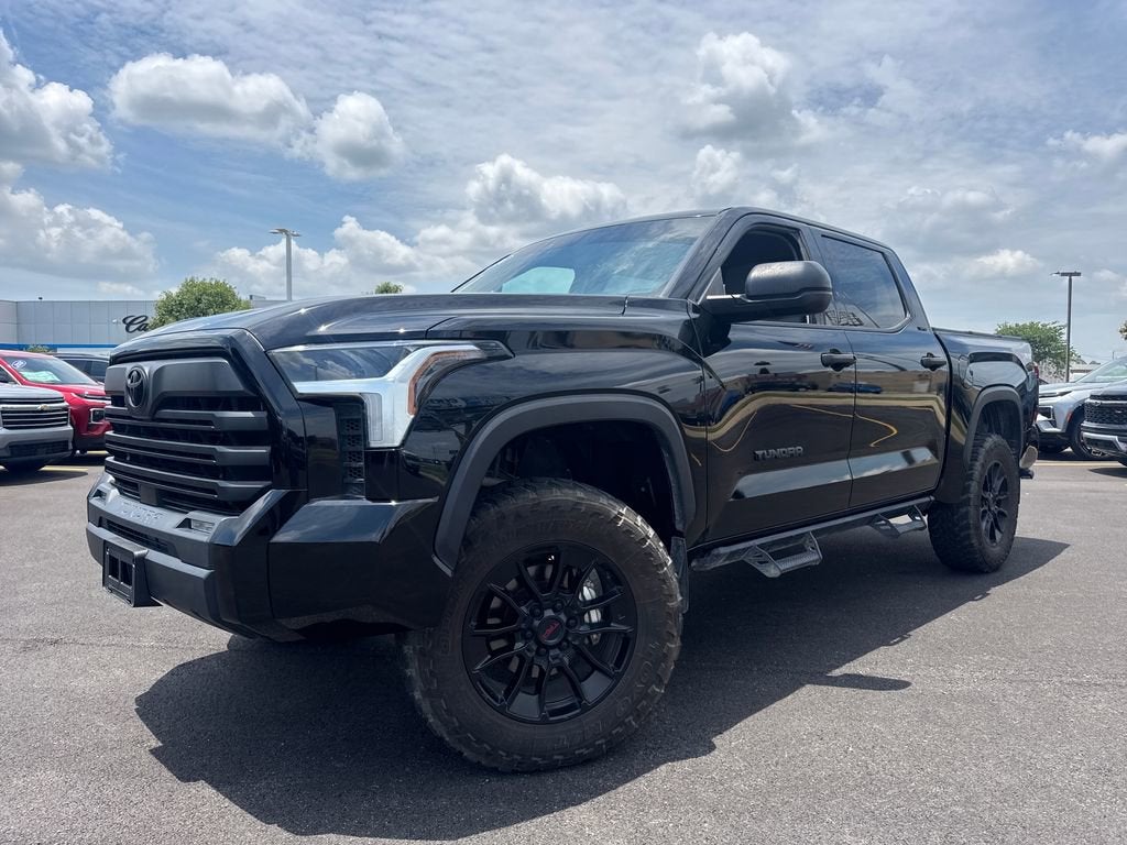 2023 Toyota Tundra 4WD SR5