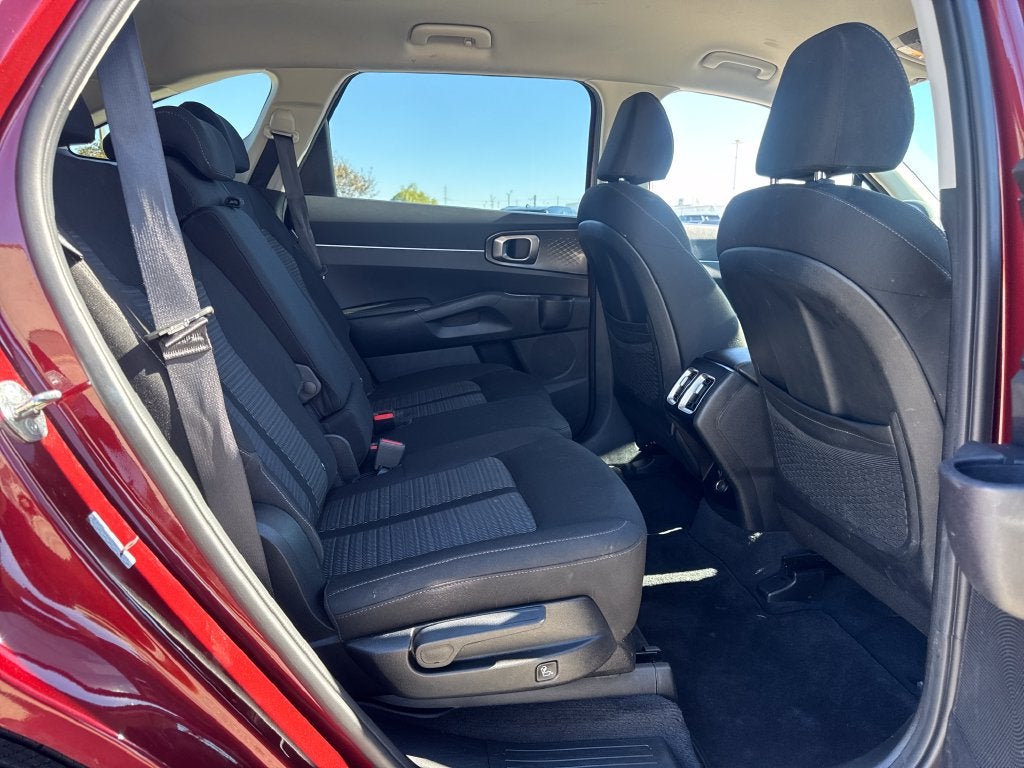 2025 Kia Sorento LX