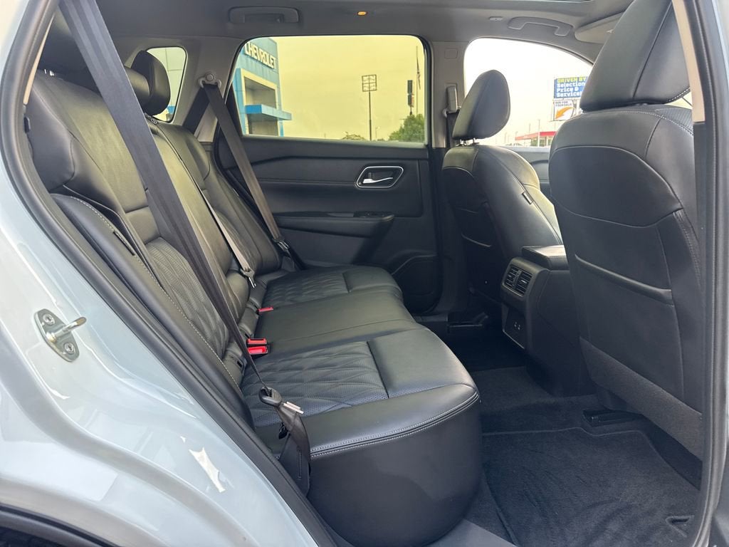 2025 Nissan Rogue Platinum