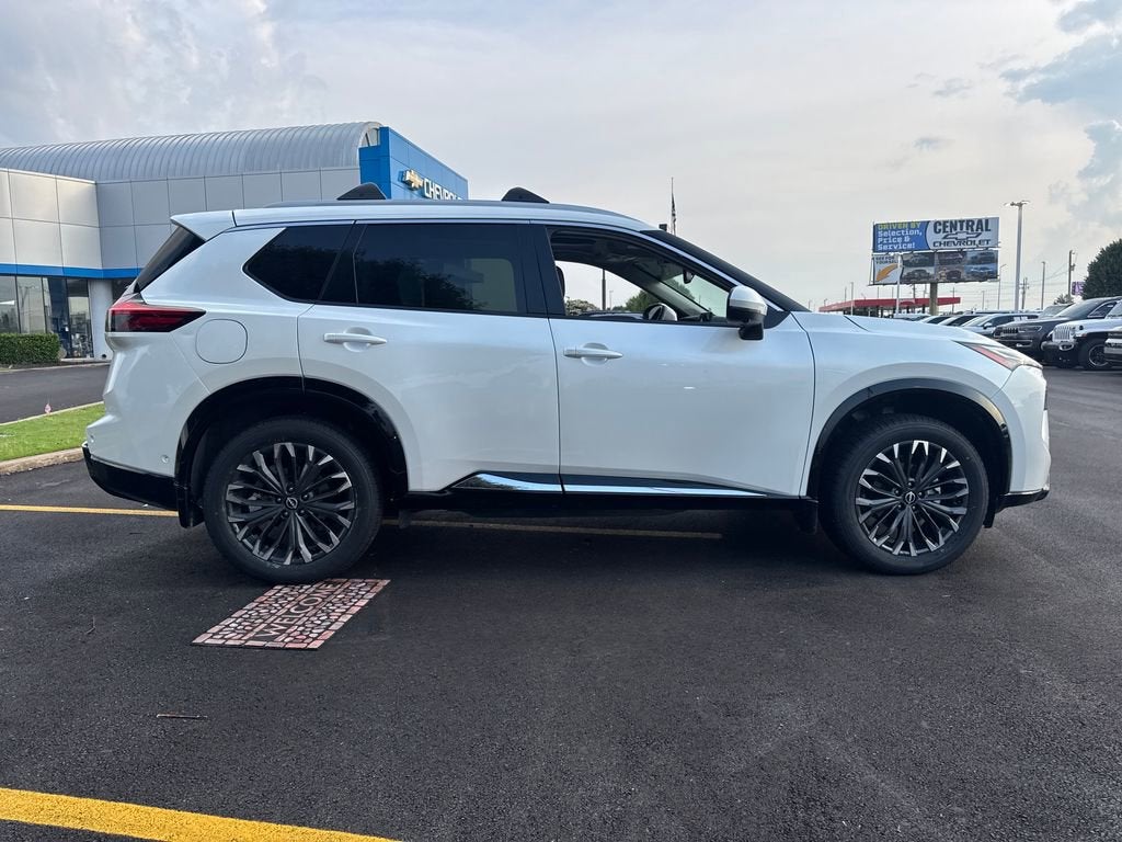 2025 Nissan Rogue Platinum