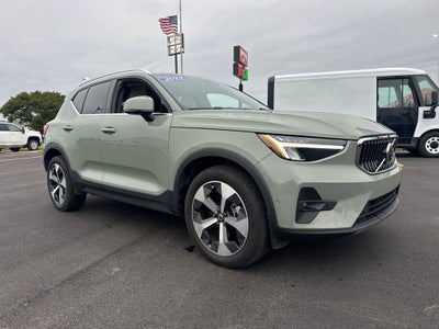 2023 Volvo XC40 Ultimate Bright Theme