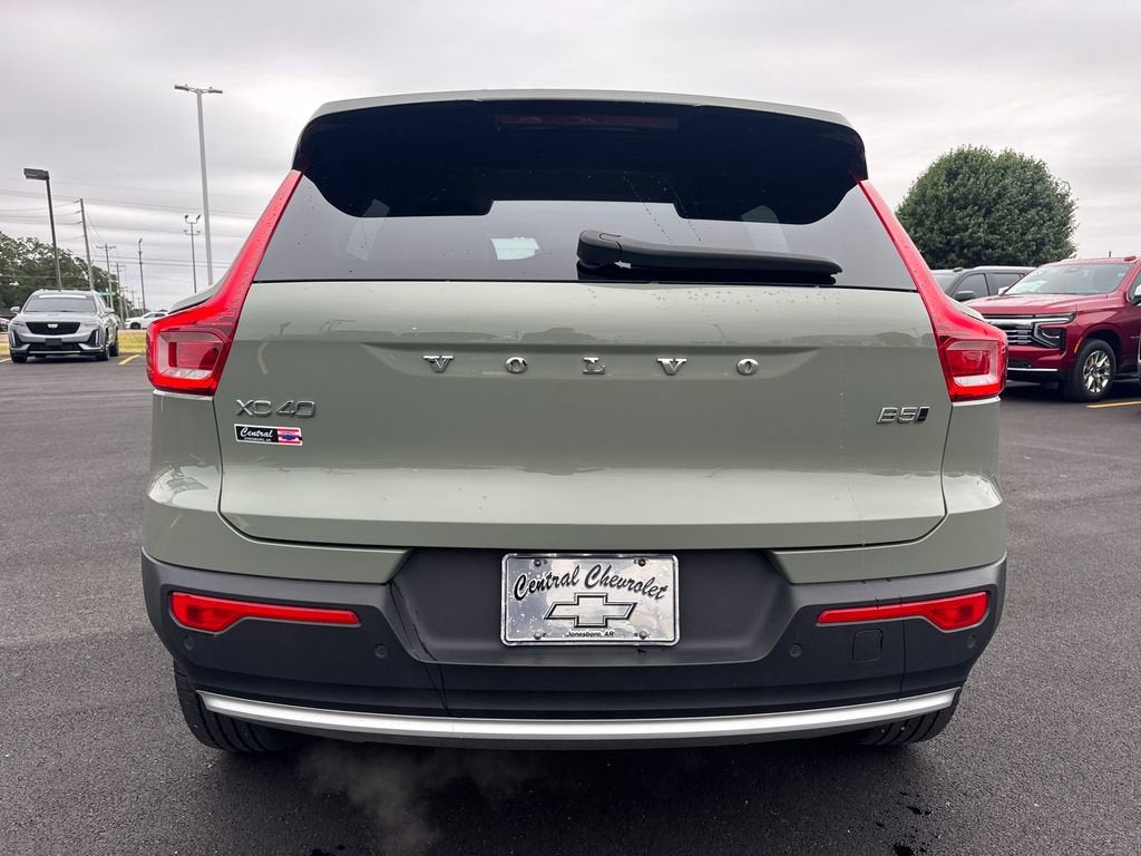 2023 Volvo XC40 Ultimate Bright Theme