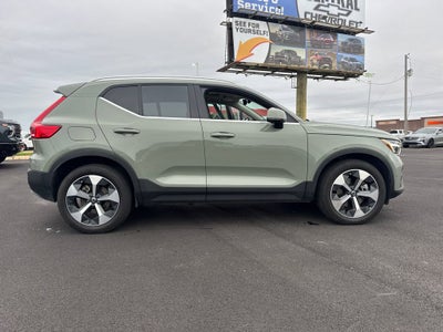 2023 Volvo XC40 Ultimate Bright Theme