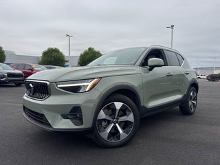2023 Volvo XC40 Ultimate Bright Theme