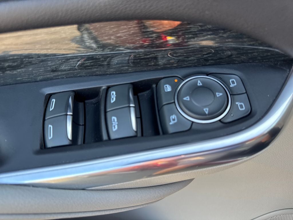 2022 Cadillac XT4 Premium Luxury