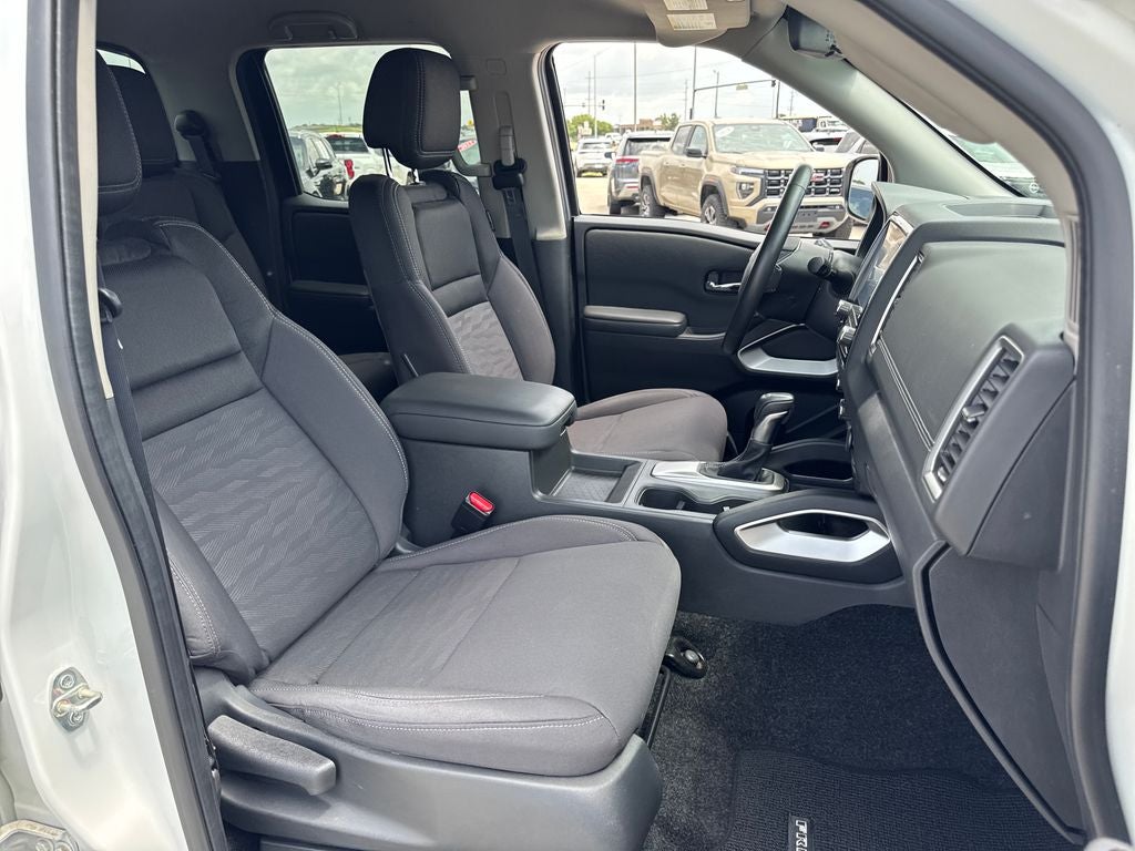 2024 Nissan Frontier SV