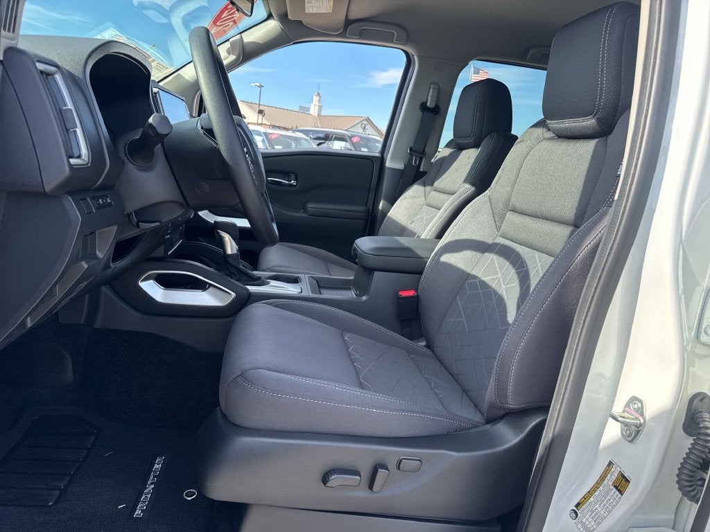 2027 Nissan Frontier Crew Cab SV