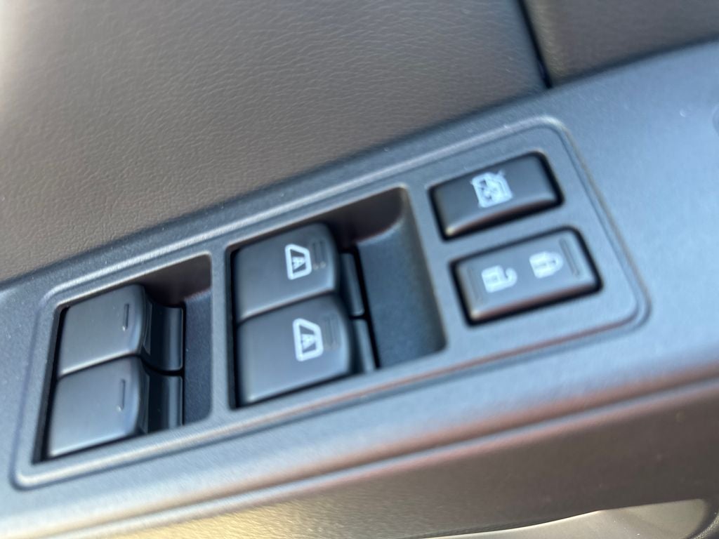 2027 Nissan Frontier Crew Cab SV
