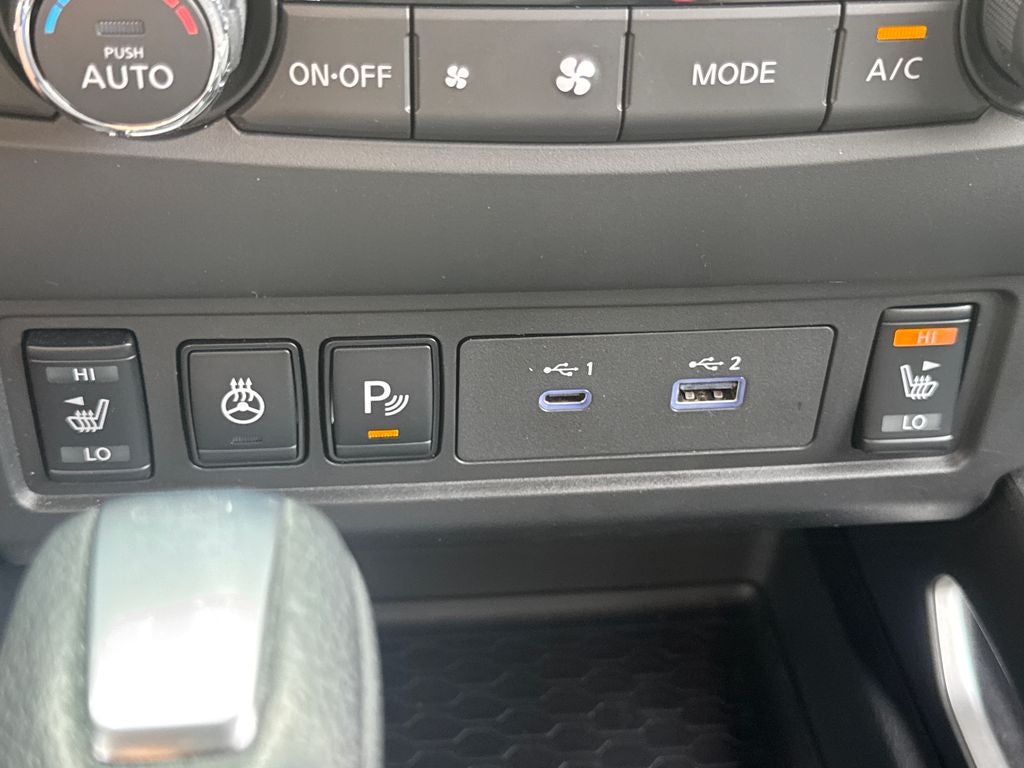 2025 Nissan Frontier SV