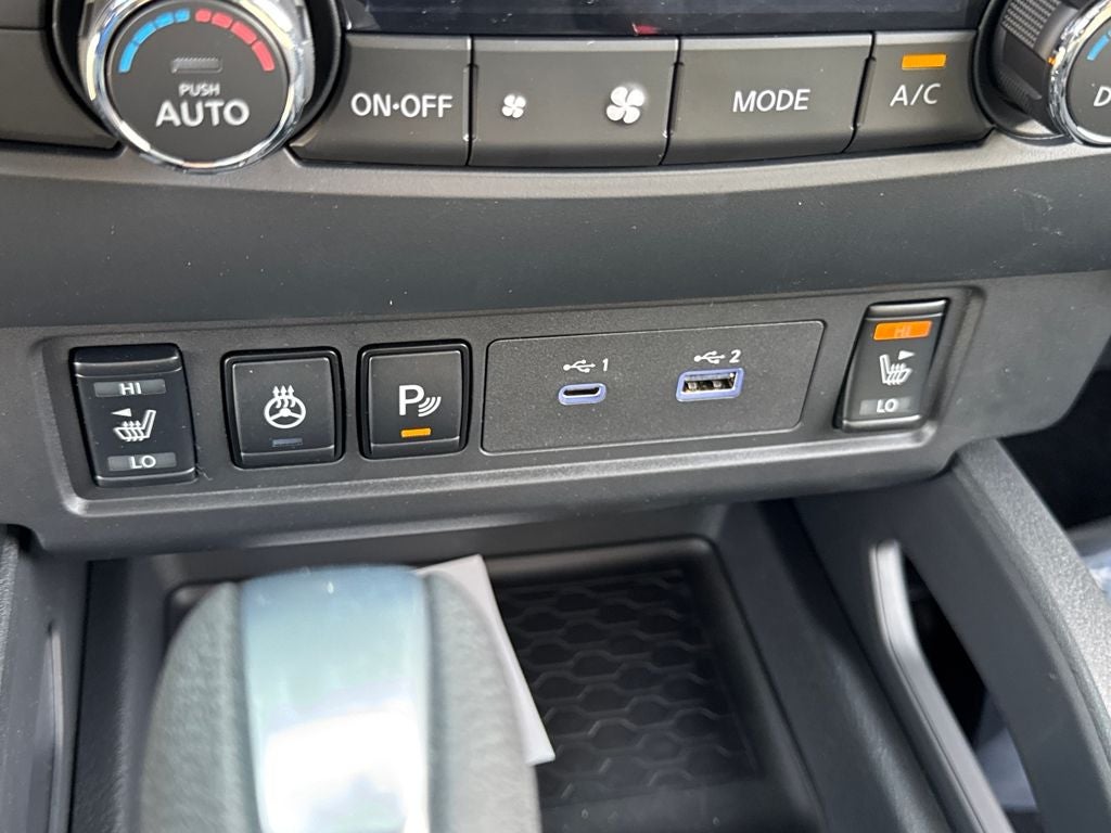 2026 Nissan Frontier Crew Cab SV