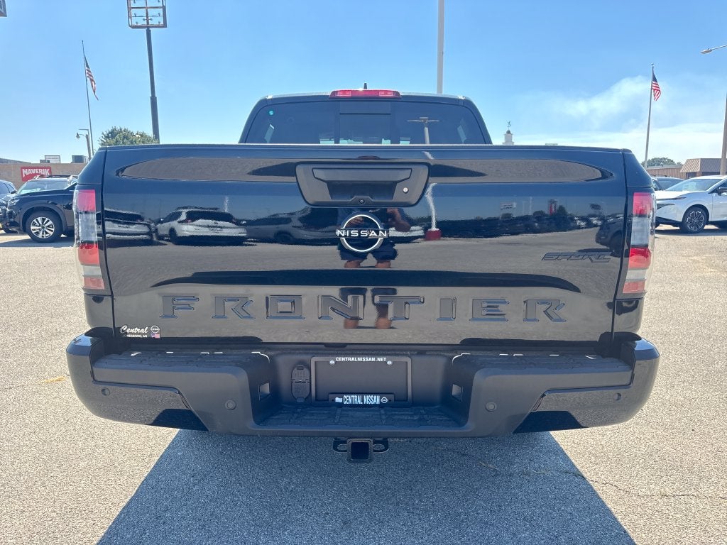 2027 Nissan Frontier Crew Cab SV