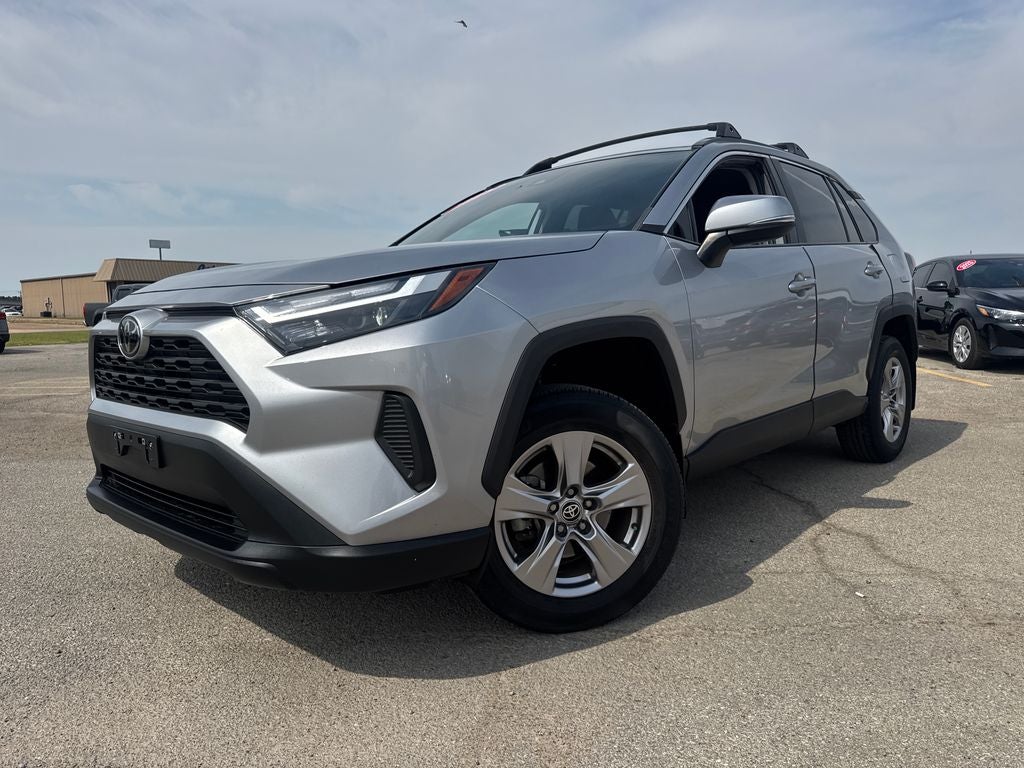 2023 Toyota RAV4 XLE FWD's photo