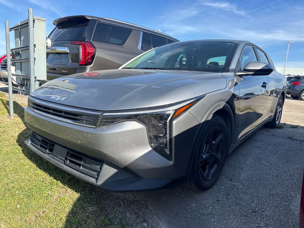 2025 Kia K4 LXS AT's photo