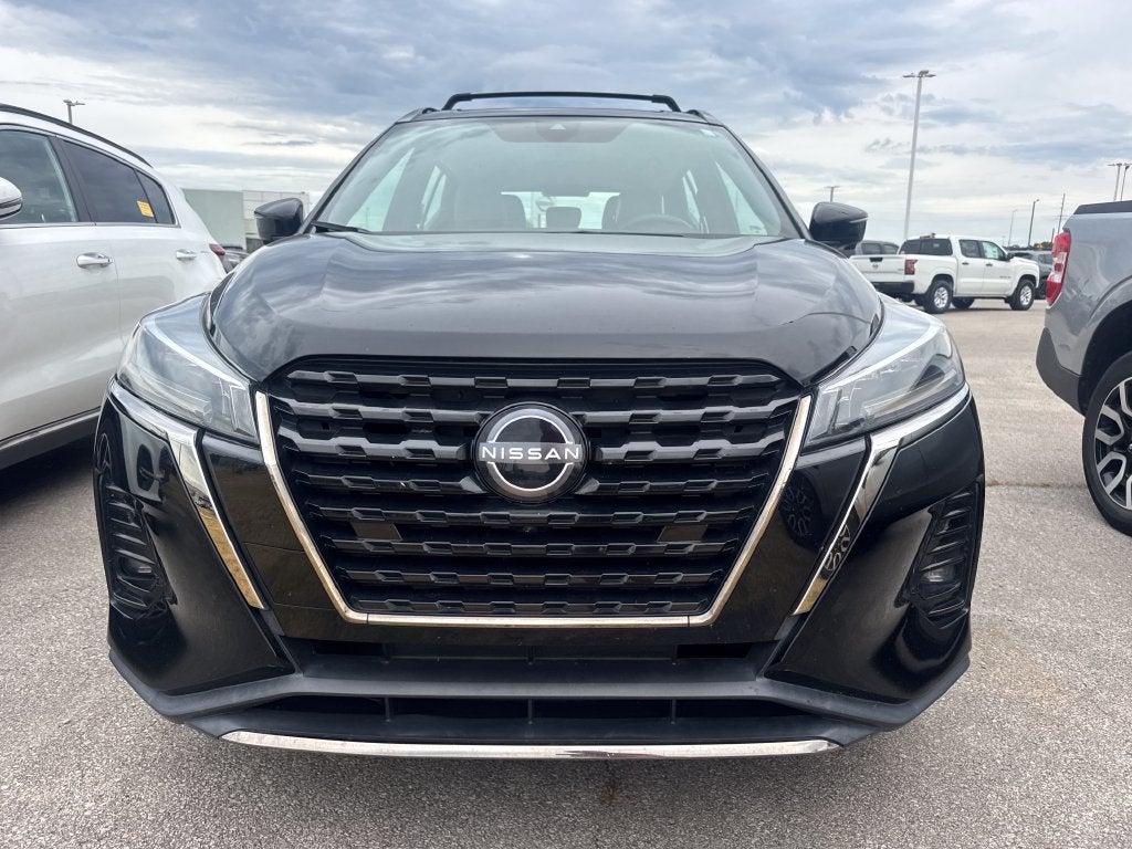 2022 Nissan Kicks SR