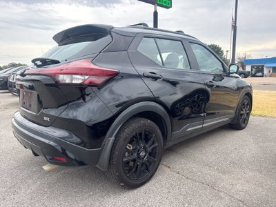 2022 Nissan Kicks SR