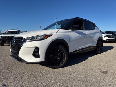 2023 Nissan Kicks SR