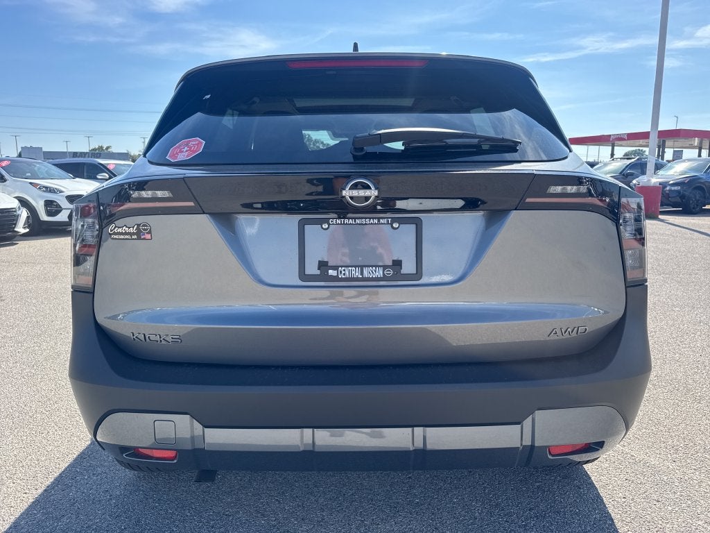 2027 Nissan Kicks SV