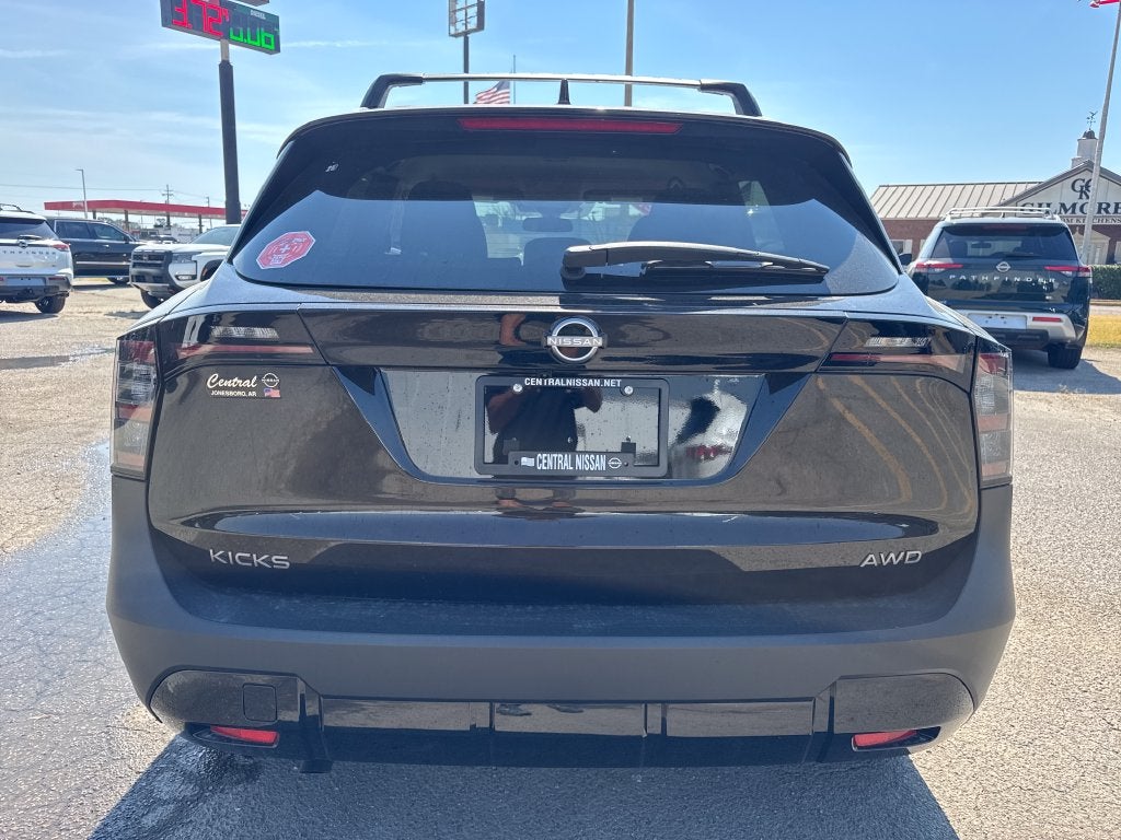 2027 Nissan Kicks SV
