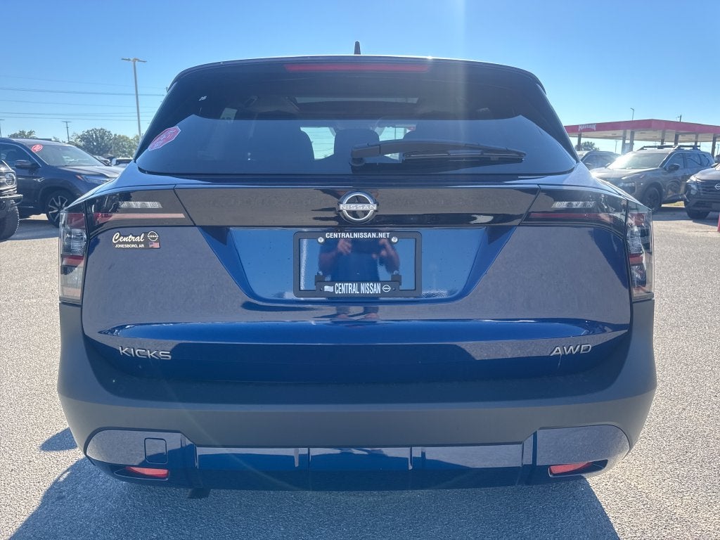 2027 Nissan Kicks SV