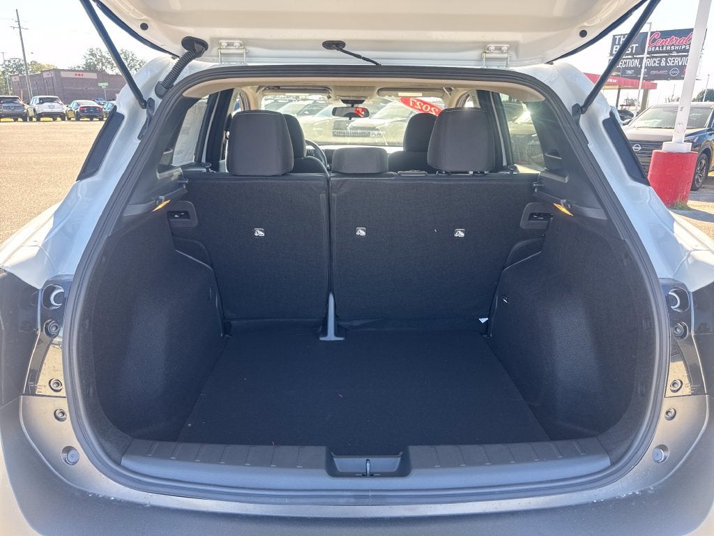 2027 Nissan Kicks SV