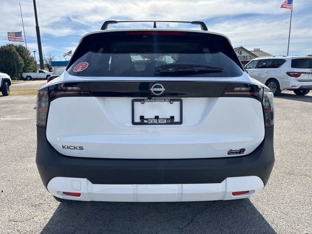 2026 Nissan Kicks SV