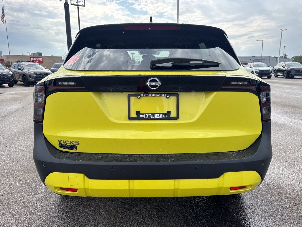 2027 Nissan Kicks SR