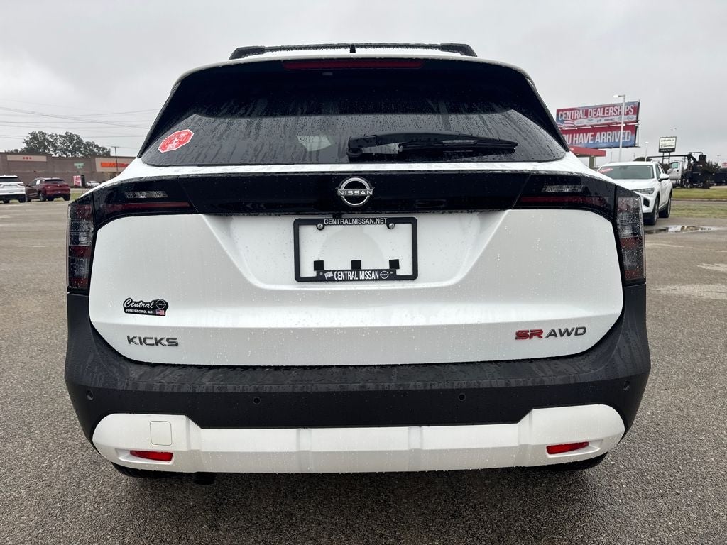 2026 Nissan Kicks SR