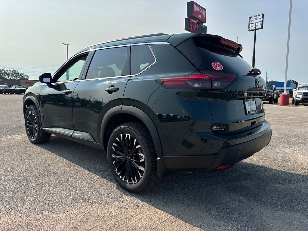 2026 Nissan Rogue Dark Armor™