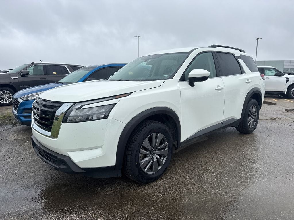 2024 Nissan Pathfinder SV 2WD's photo