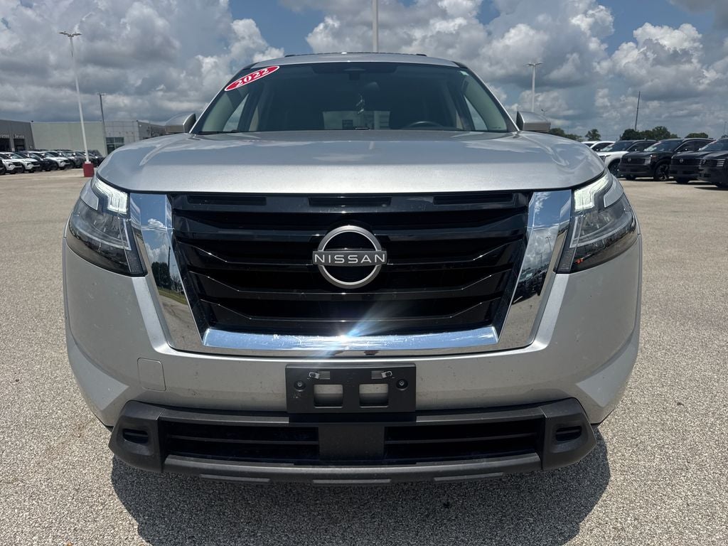 2022 Nissan Pathfinder SV