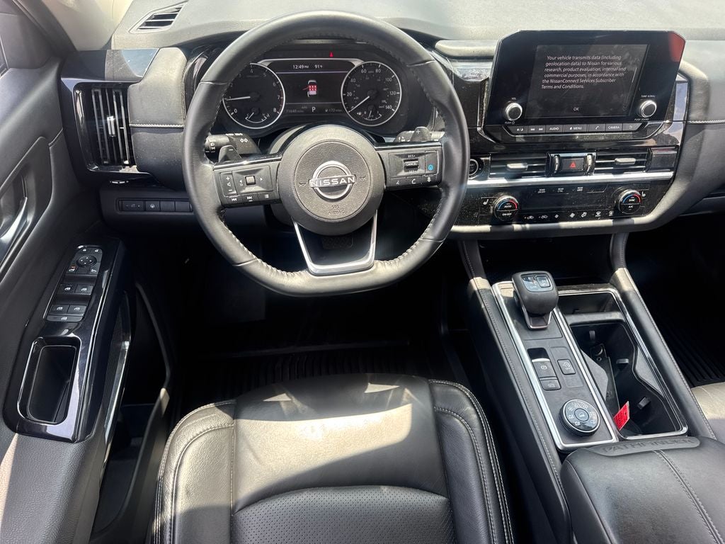 2022 Nissan Pathfinder SV