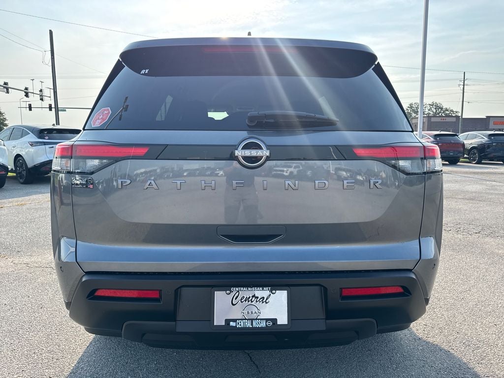 2026 Nissan Pathfinder SV