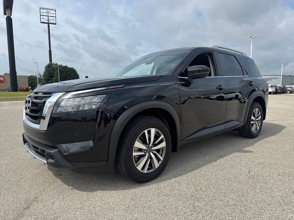 2025 Nissan Pathfinder SL