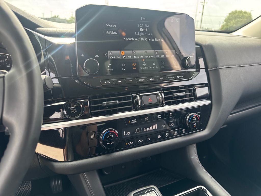 2025 Nissan Pathfinder SL