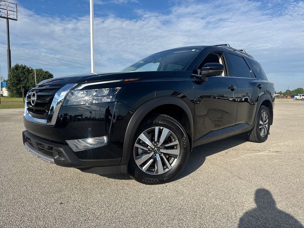 2025 Nissan Pathfinder SL