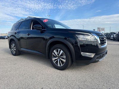 2025 Nissan Pathfinder SL